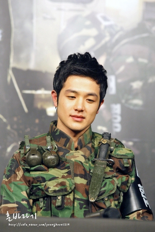  p>李英勋 i>(         ,leeyounghoon) /i>,1982年12月14日出生于