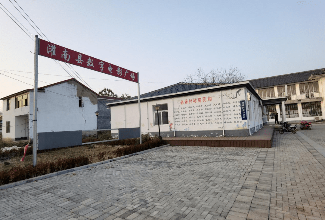 地处灌南县西北,东与张店镇接壤,南与李集乡交界,西邻沭阳县李恒镇,北