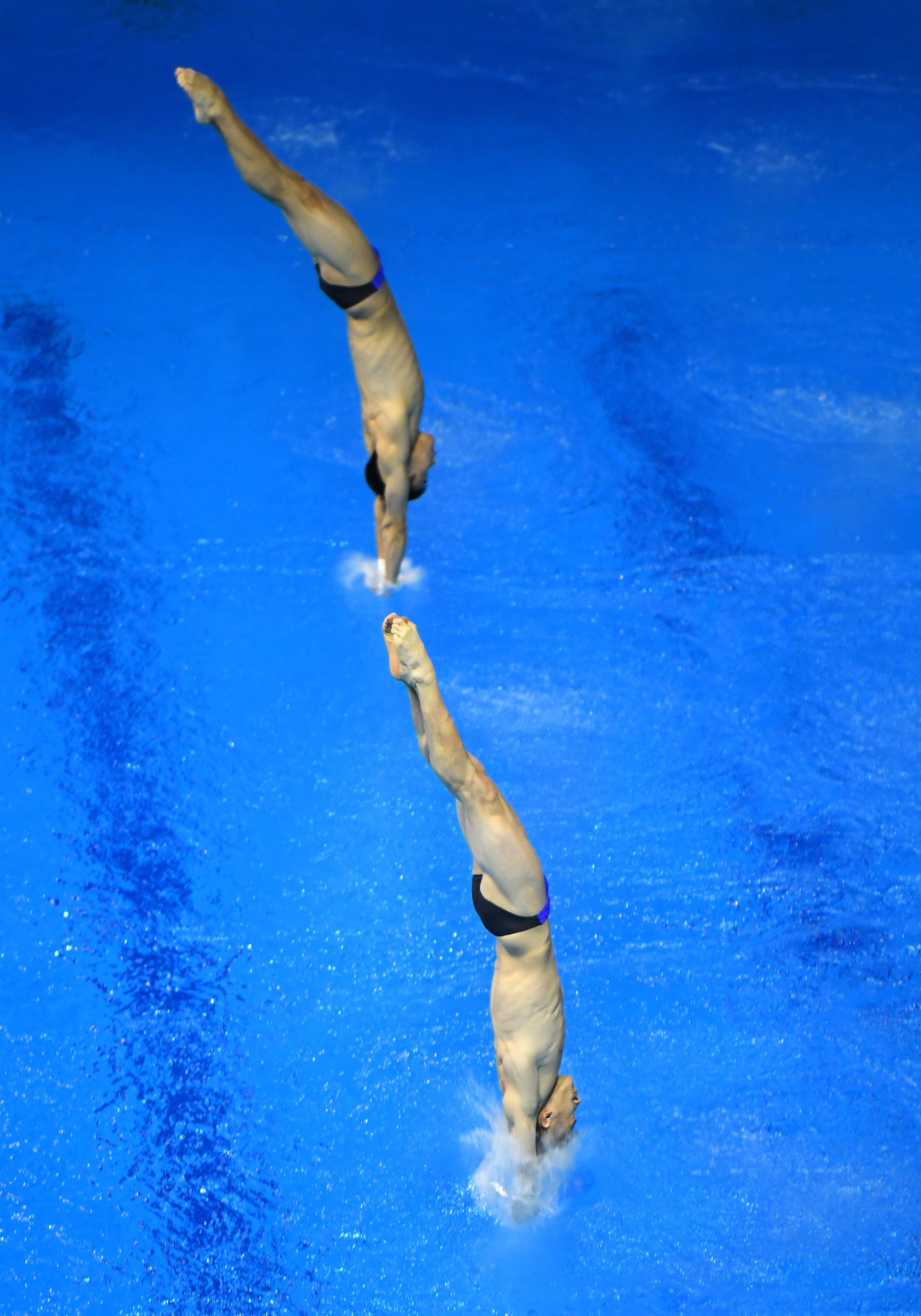  p data-id="gntm76h8j8">跳水(diving)是指运动者在一定高度的器械上