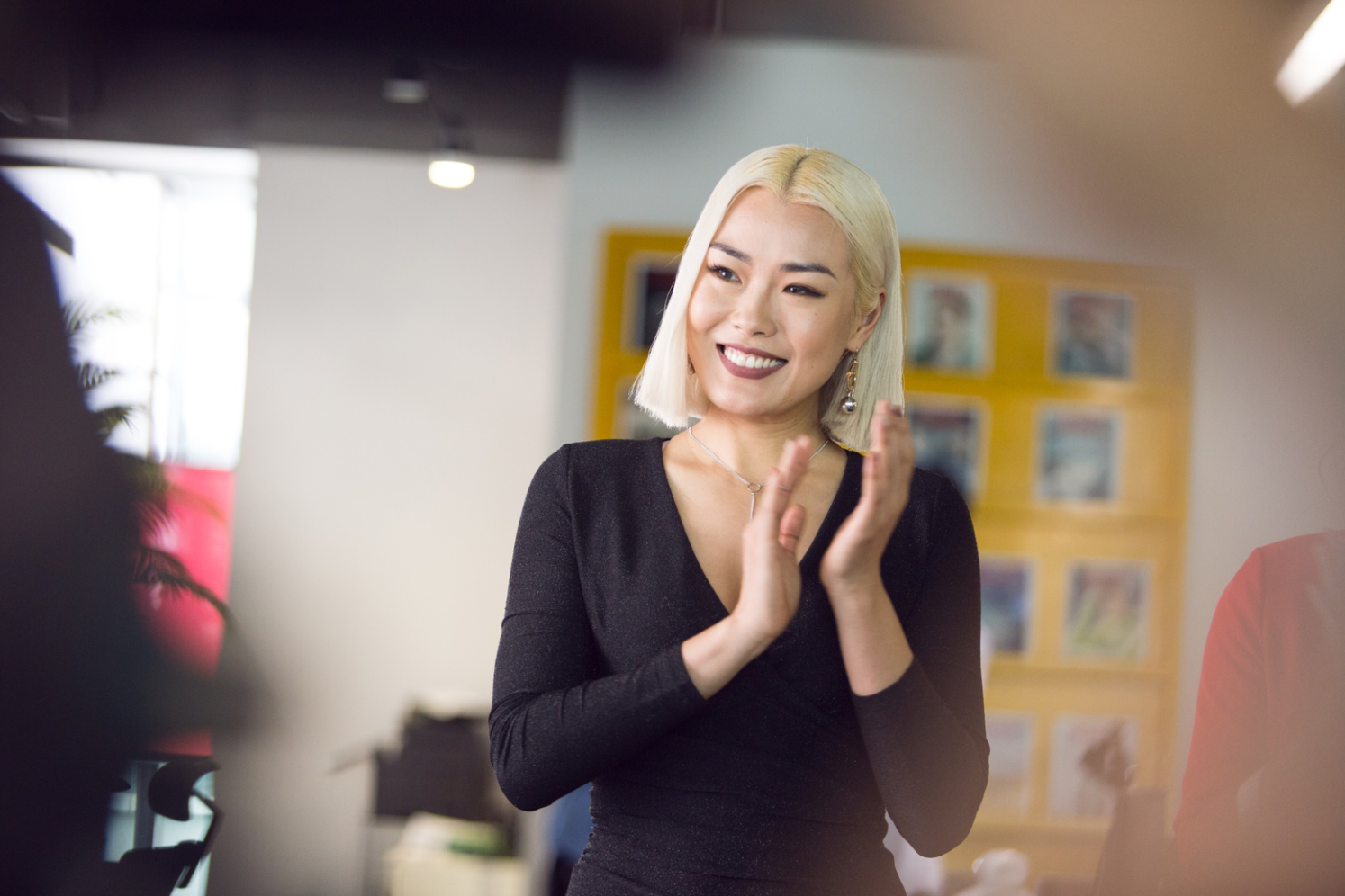  p data-id="gnzz301n5q">任伟,中国内地女演员,本科毕业于 a target=