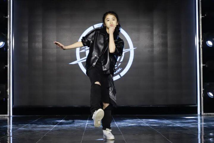 d8dqarjg">王昀臻,来自 a target="_blank" href="/item/台州/213188"