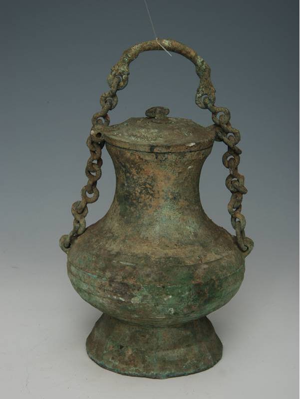 东汉活链提梁弦铜壶