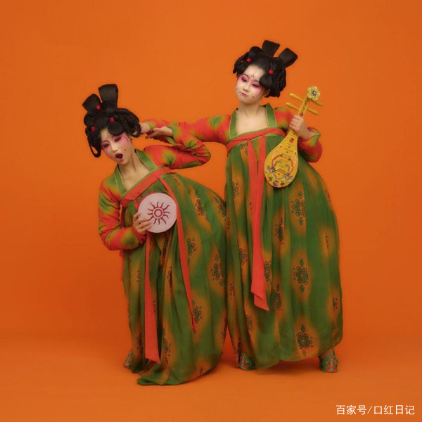 《唐宫夜宴》妆造舞蹈都太美，唐宫小姐姐出圈了_百科TA说