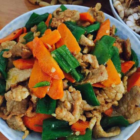 青椒胡萝卜炒肉