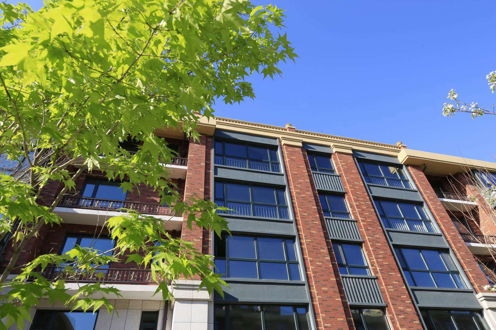 class="ref" data-ctrid="1soxs5fk">华西御园,位于长春市净月区,福祉