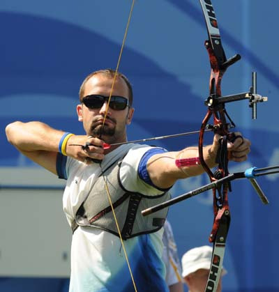  p>射箭,即箭术(archery),是指借助弓的 a target="_blank" href="