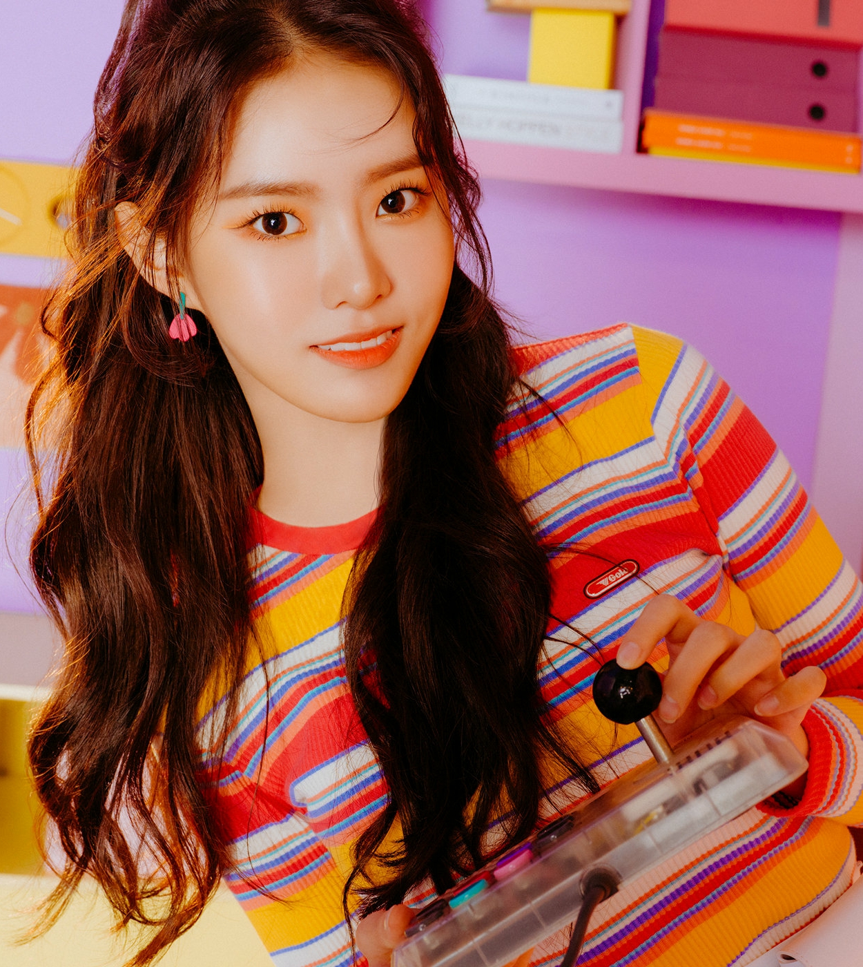 data-id="gnbskvgez3">金智敏,艺名为monday,2002年5月10日出生于韩国