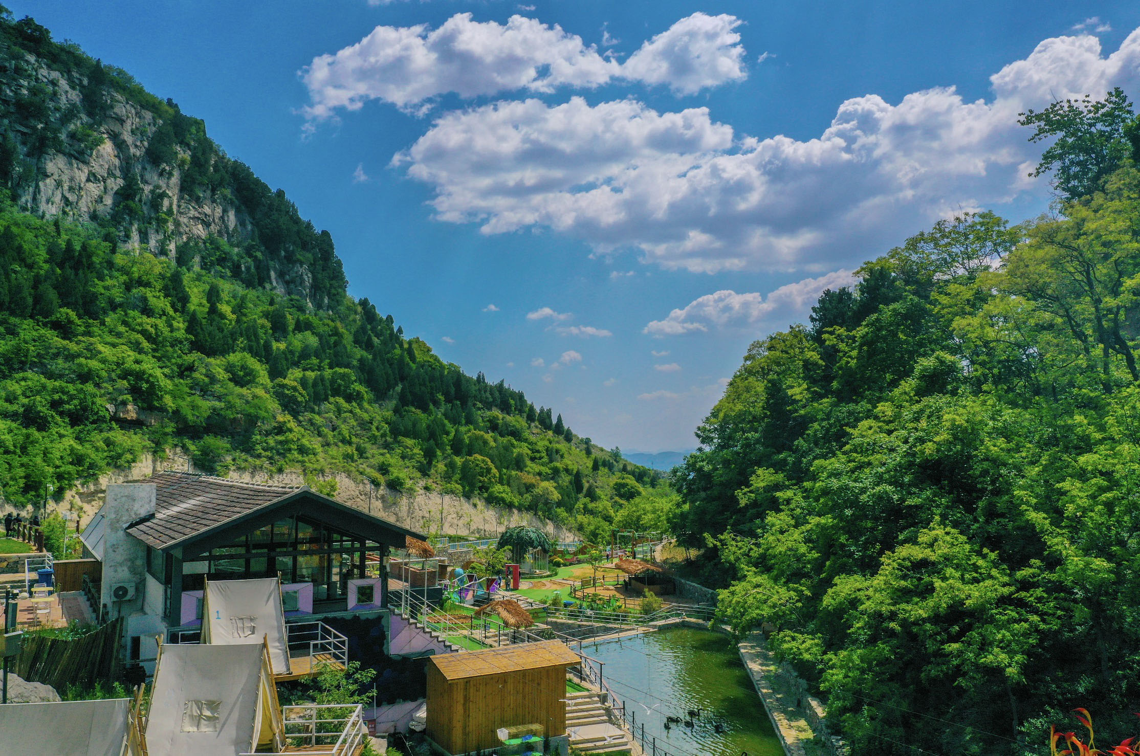 淄博红叶柿岩旅游区