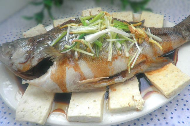 豆腐蒸鱼
