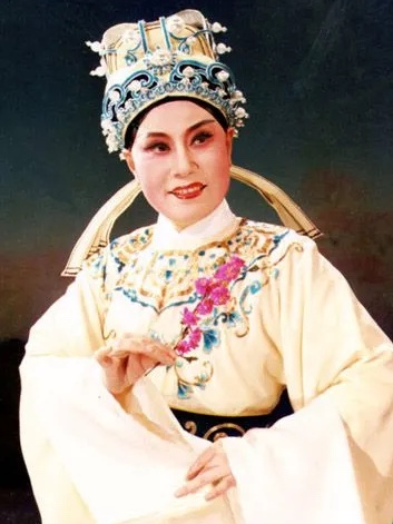 刘丽华 原名邵延珩.女,二级演员