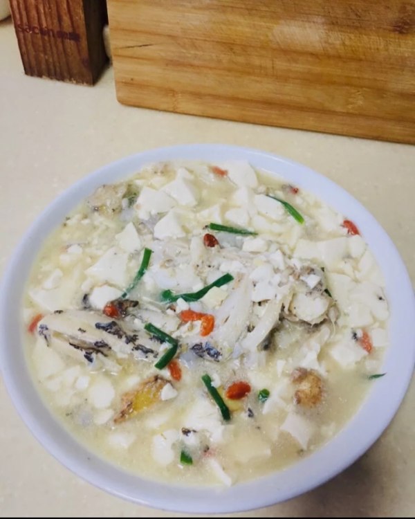 鸦片鱼头豆腐汤