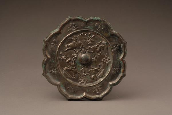 唐打马球纹铜镜