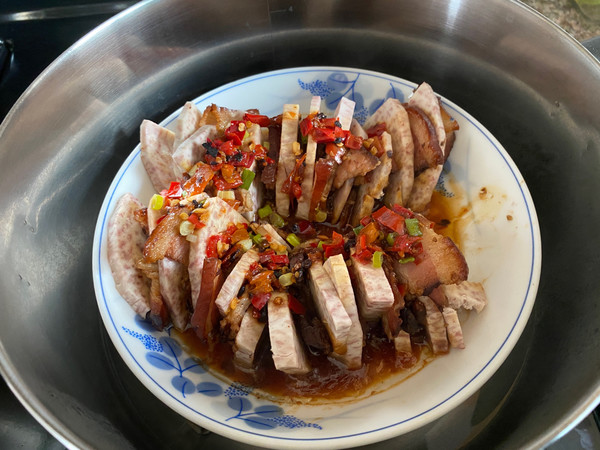 腊肉蒸芋头