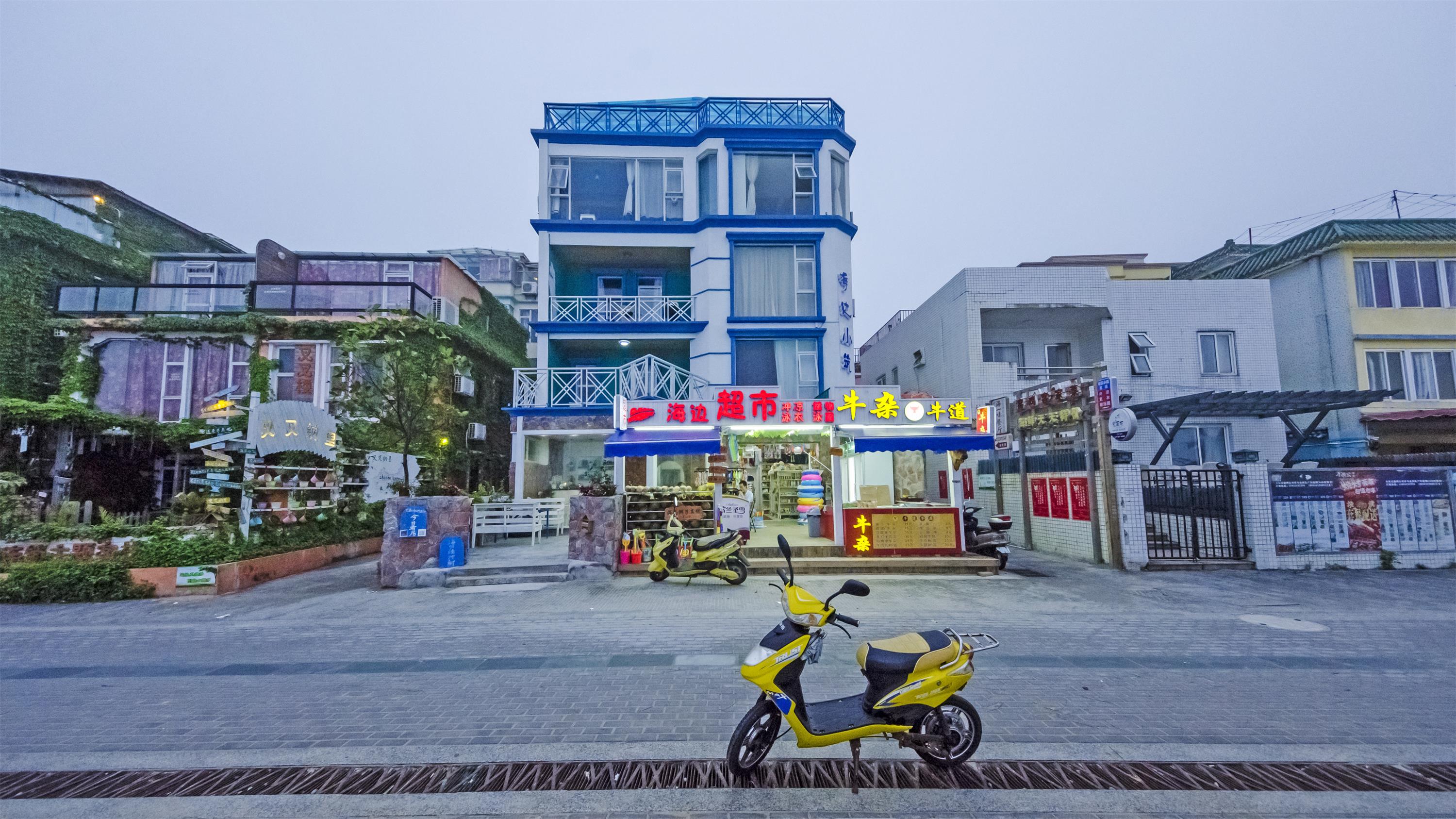  p>深圳大鹏较场尾是位于中国深圳的唯一一个有海岸线的村子.