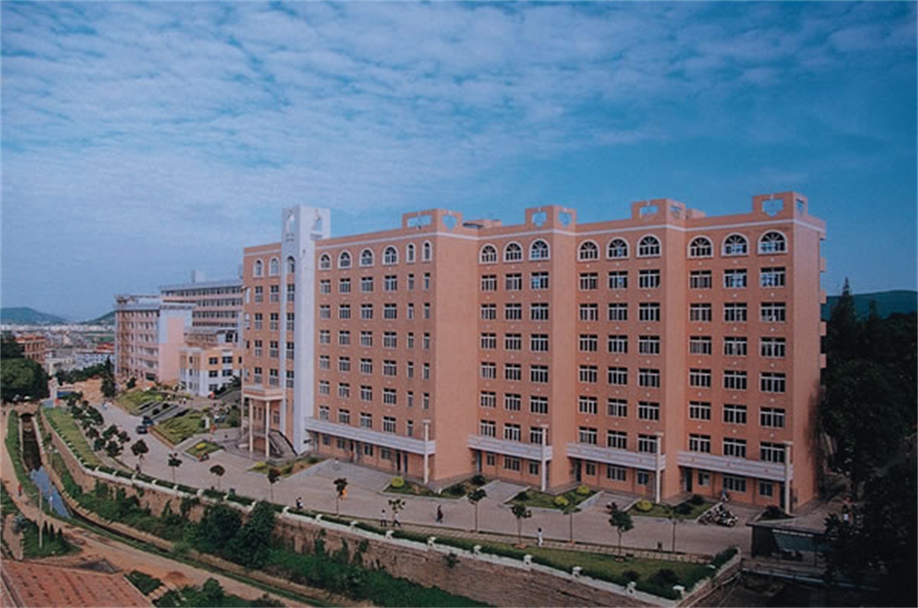  p>福建师范大学(fujian normal university),坐落于中国东南名城