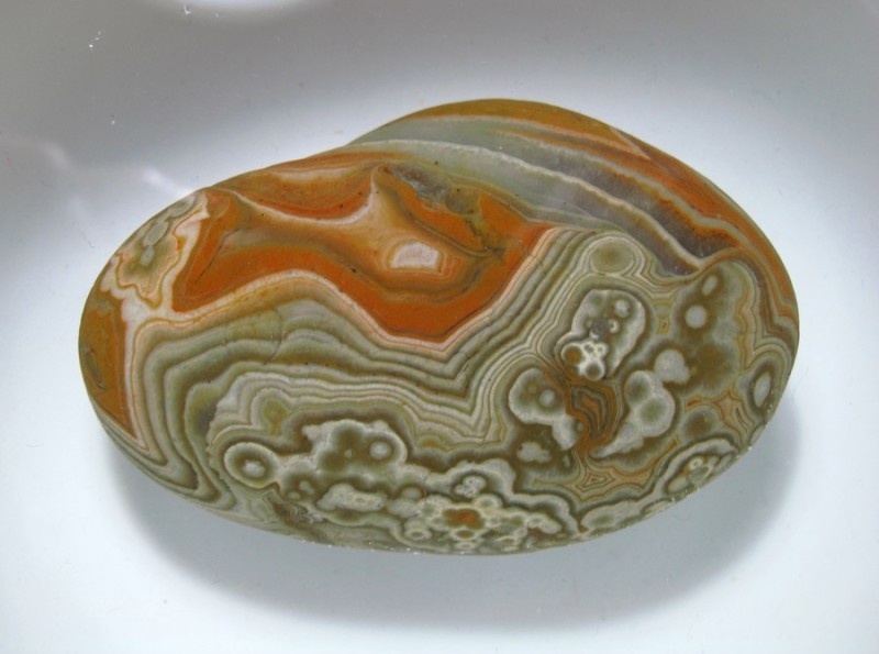  p>雨花石是一种天然 a target="_blank" href="/item/玛瑙">玛瑙 /a>