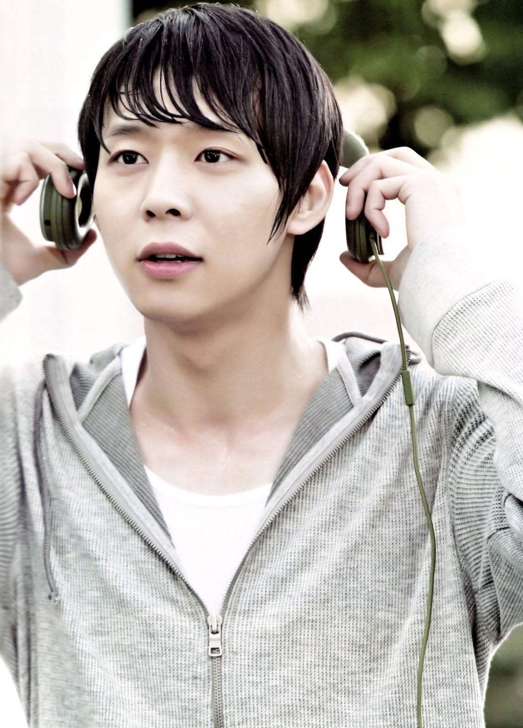  p>朴有天,1986年6月4日出生于韩国首尔,影视演员,歌手,词曲作者,毕业