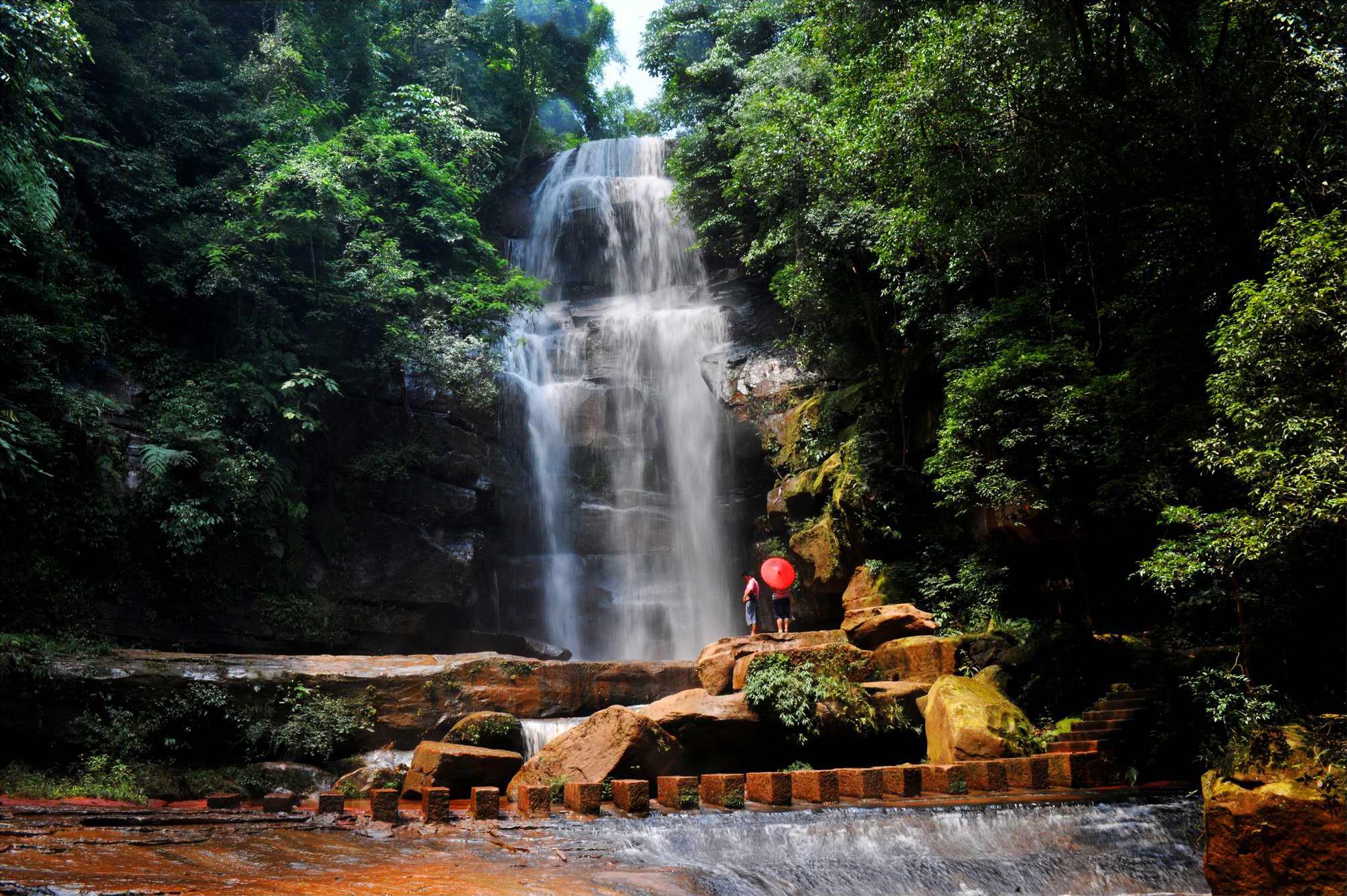 3">四洞沟瀑布群,是 a target="_blank" href="/item/赤水/3261932"