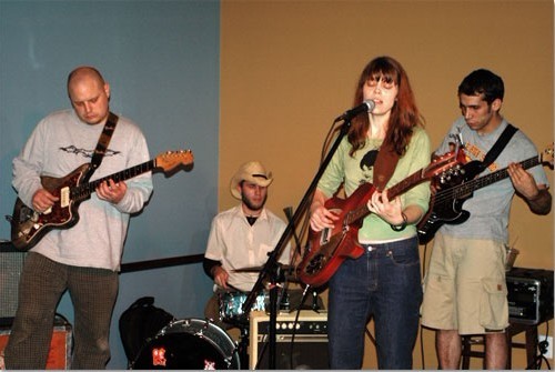  p data-id="gnbk5bzwmq">kim taylor是美国的一个女性歌手,1973年12