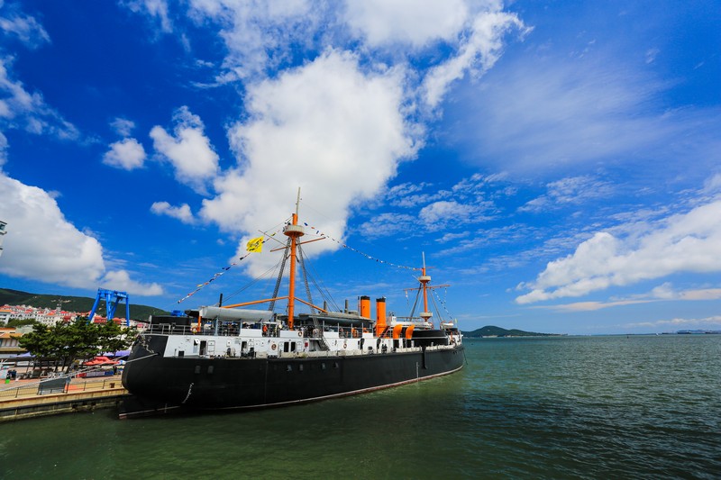  p> b>定远级铁甲舰 /b>是中国 a target="_blank" href="/item/清朝