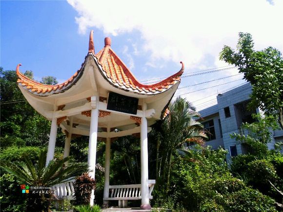 2 high school of guangdong),简称信宜二中或信二中,始建于1978年