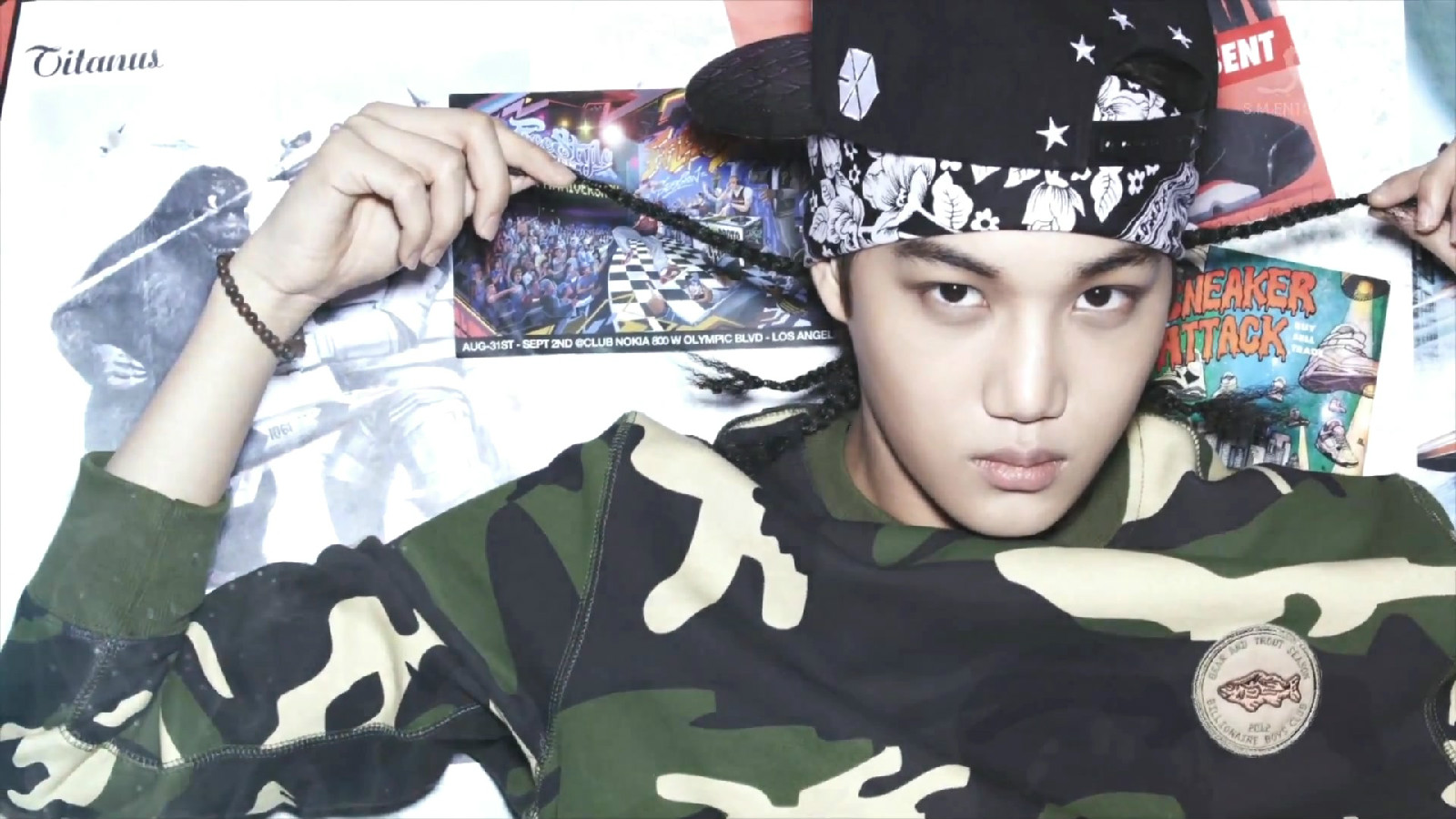  p>《咆哮》(韩文:         ;英语:growl)是韩国男子组合exo正规一辑