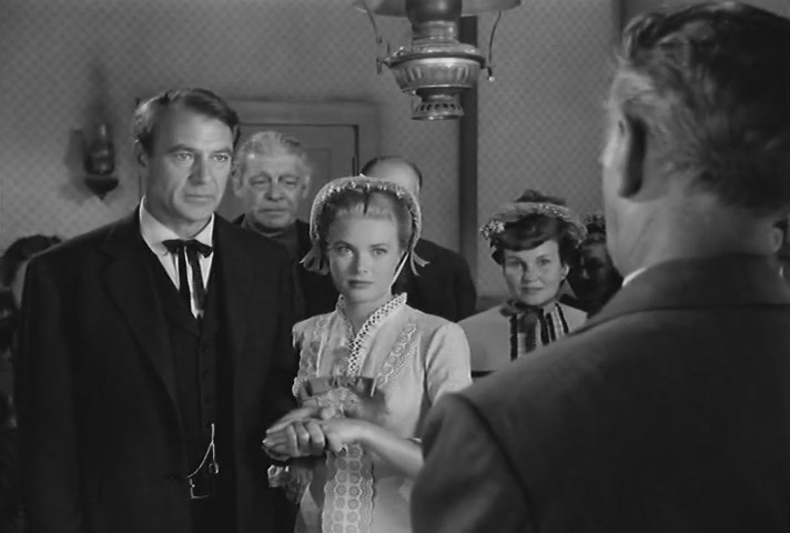  p>《正午》是由美国克莱默斯坦利电影制作,联美影业发行的85分钟西部