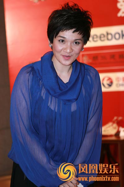  p>柯以敏(mindy quah),1972年3月30日出生于马来西亚槟城,马来西亚