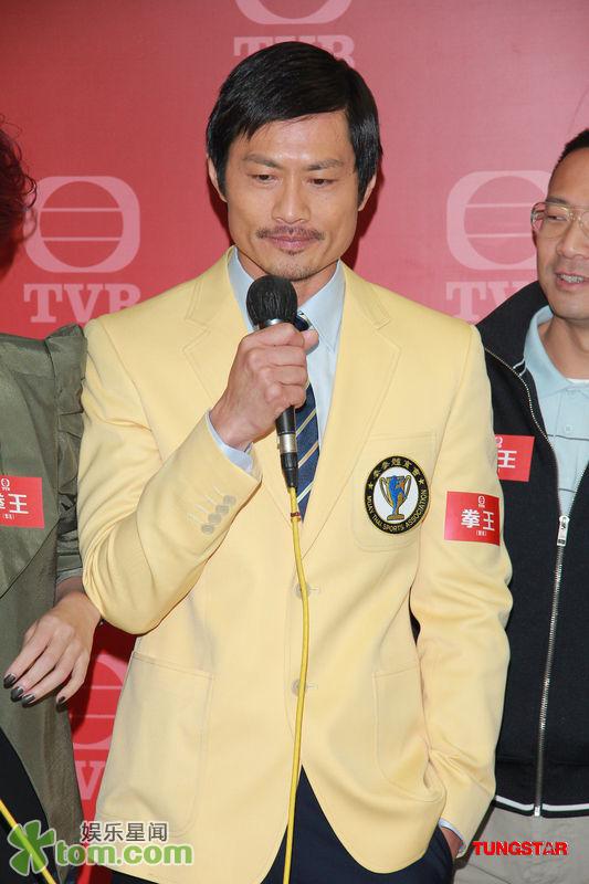 拳王》(英文:gloves come off),香港电视广播有限公司时装武打电视剧