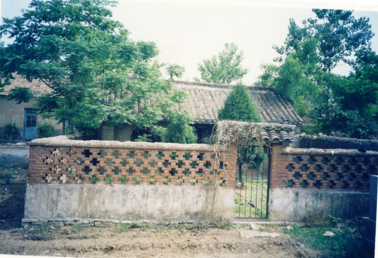 山东省南部苍山一带农民,在中共临郯县委书记刘芝言领导下举行起义,并