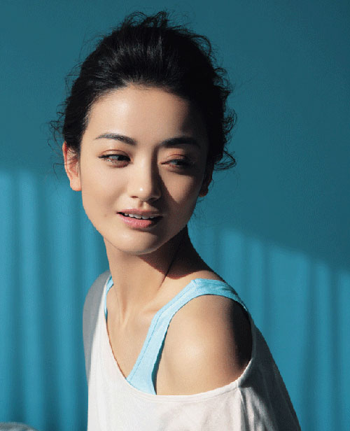 1984年10月11日出生于江苏省泰州市靖江市,中国内地女演员,毕业于 a