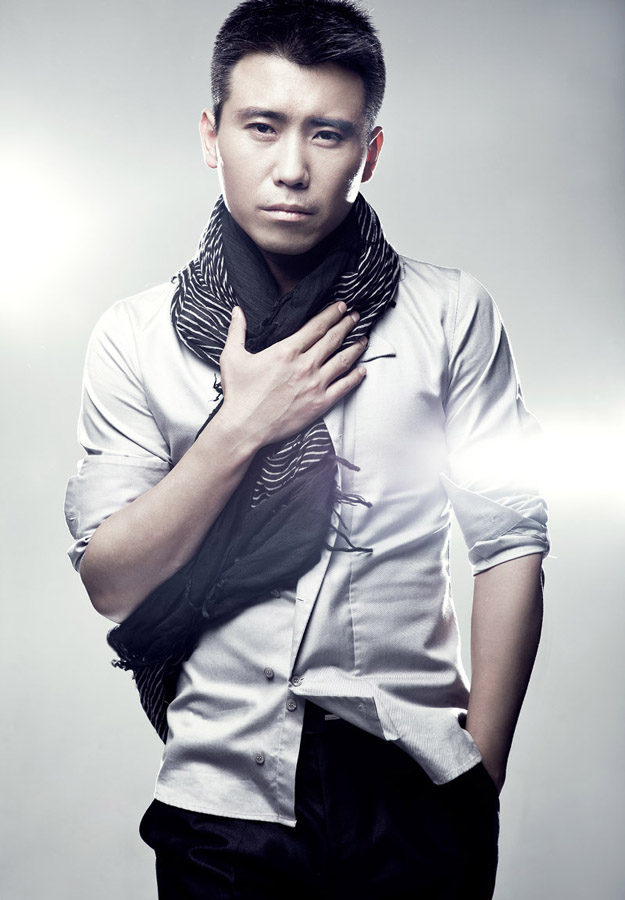  p>李乃文,1974年10月18日出生于宁夏回族自治区,中国内地男演员,1993