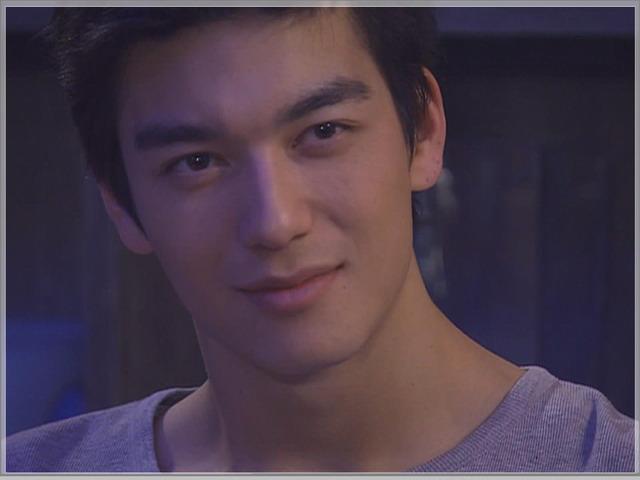  p>《甜蜜间谍》是韩国mbc电视台于2005年11月播出的的爱情喜剧,由高