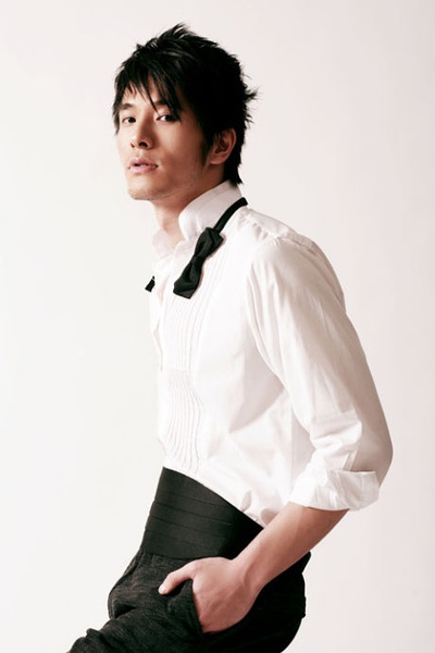  p>金珈,原名金佳,1980年11月12日出生于上海,毕业于中央戏剧学院.