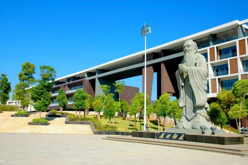 厦门华侨大学工学院