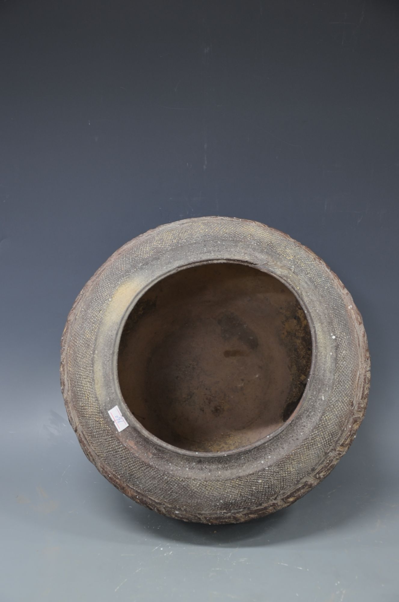  p>战国时代蟠魑纹陶罐是一件战国时代的陶器,馆藏于海南省博物馆.