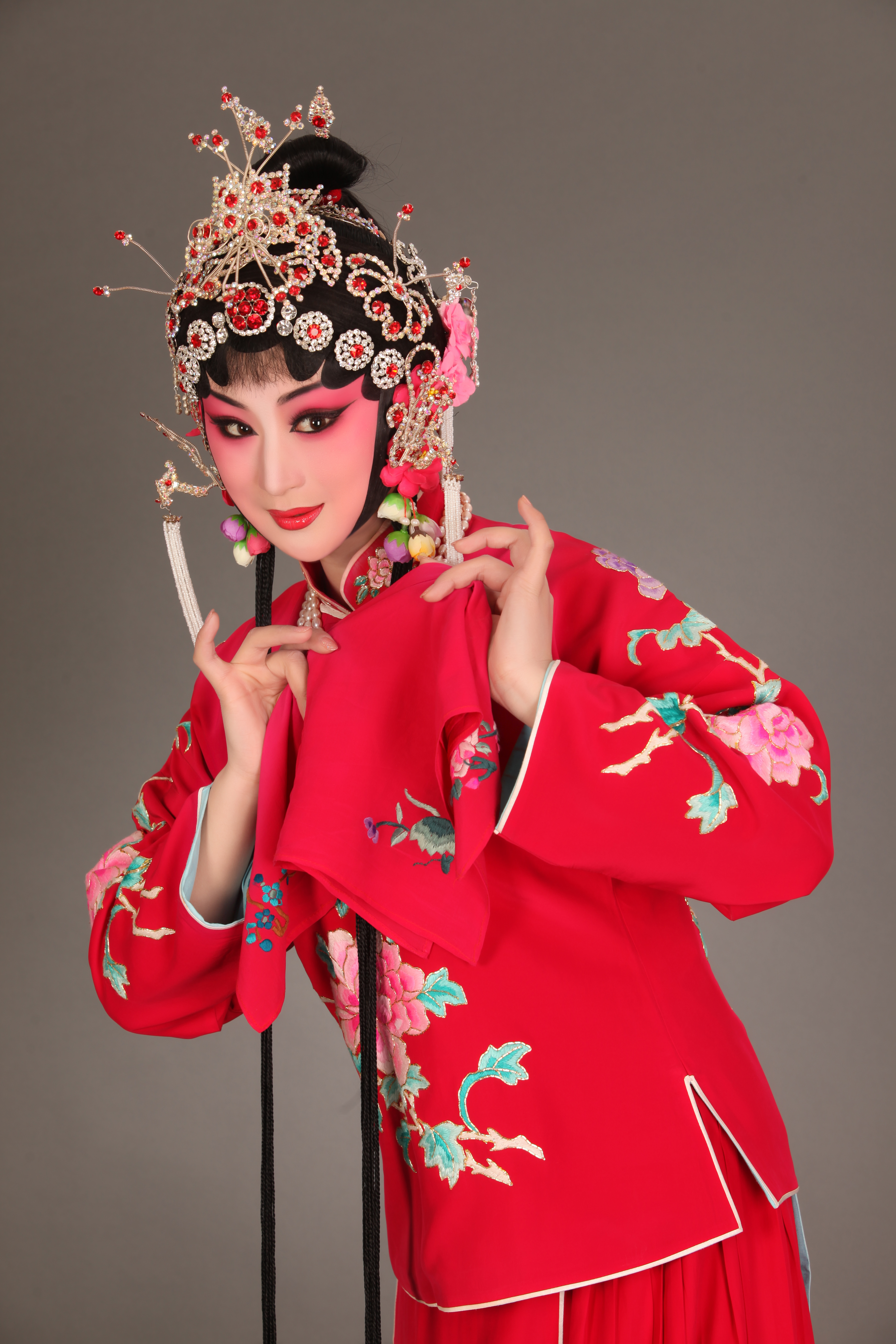 陕西眉县人,毕业于陕西省艺术职业学院,主工正小旦,小花旦,师从于秦腔