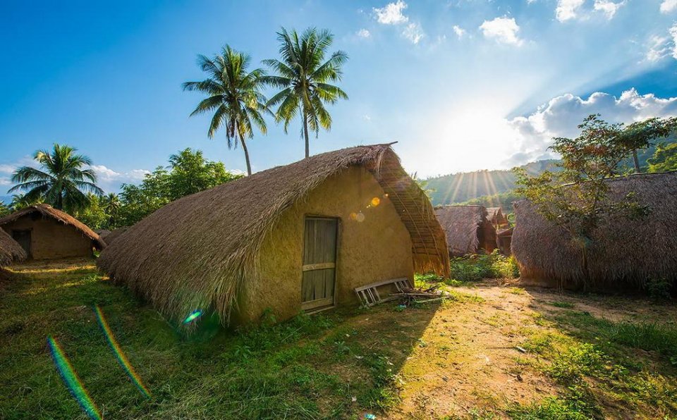  p>洲湖船形屋位于江西省抚州市黎川县武夷山北麓中段,隐藏着一座气势