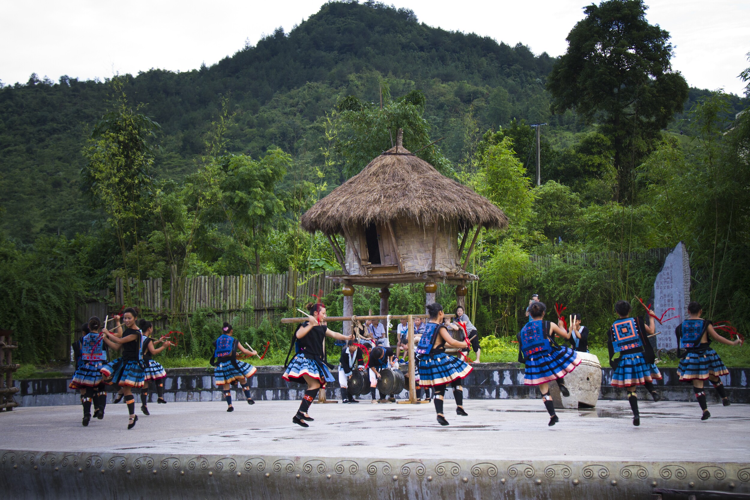 瑶山古寨旅游区