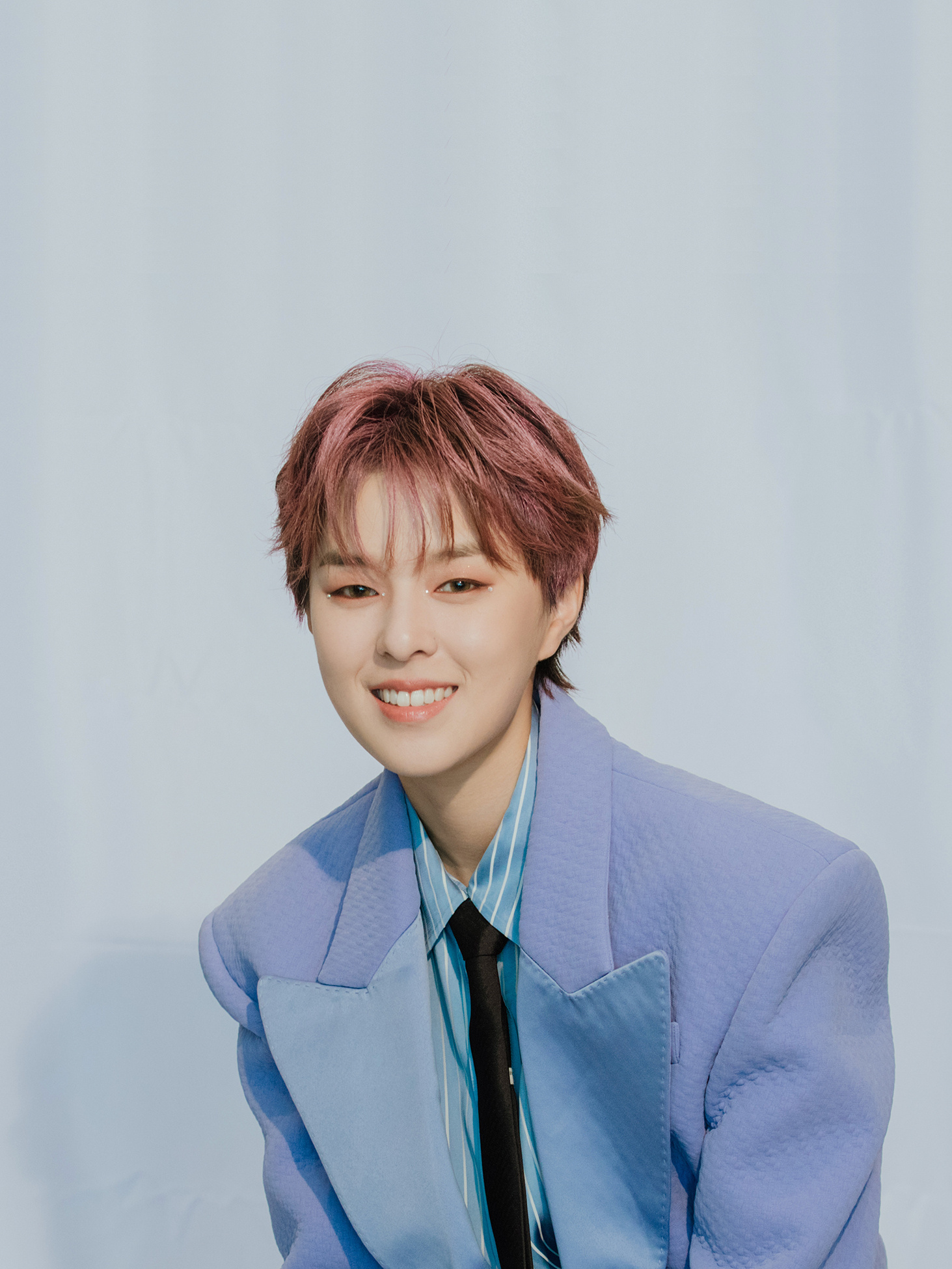  p>杨芸晴(sunnee),1996年9月28日出生于泰国曼谷,泰籍华裔女歌手