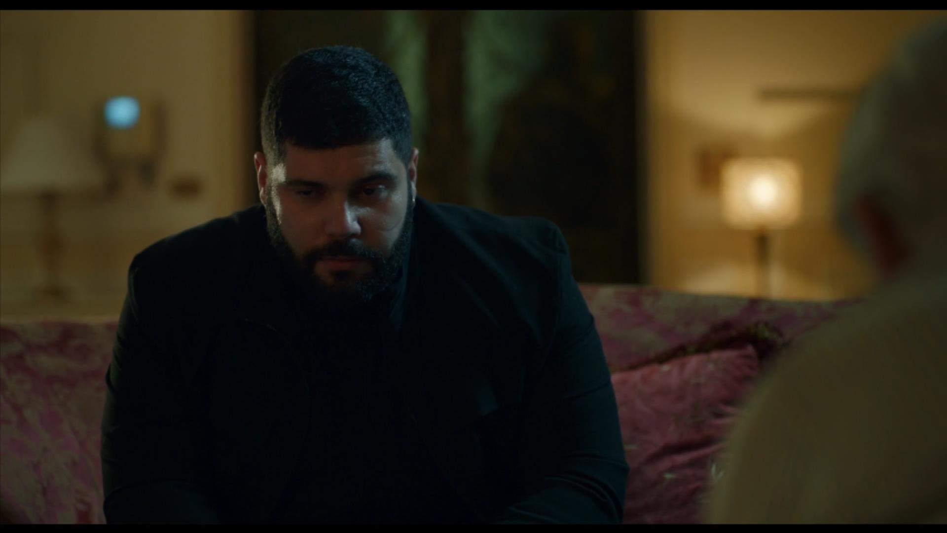 data-id="srwpm6sdb7hd">《格莫拉第五季》是2021年美国上映的电视剧<