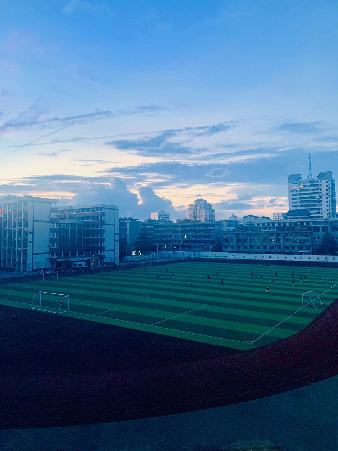 鄂州市澜湖中学