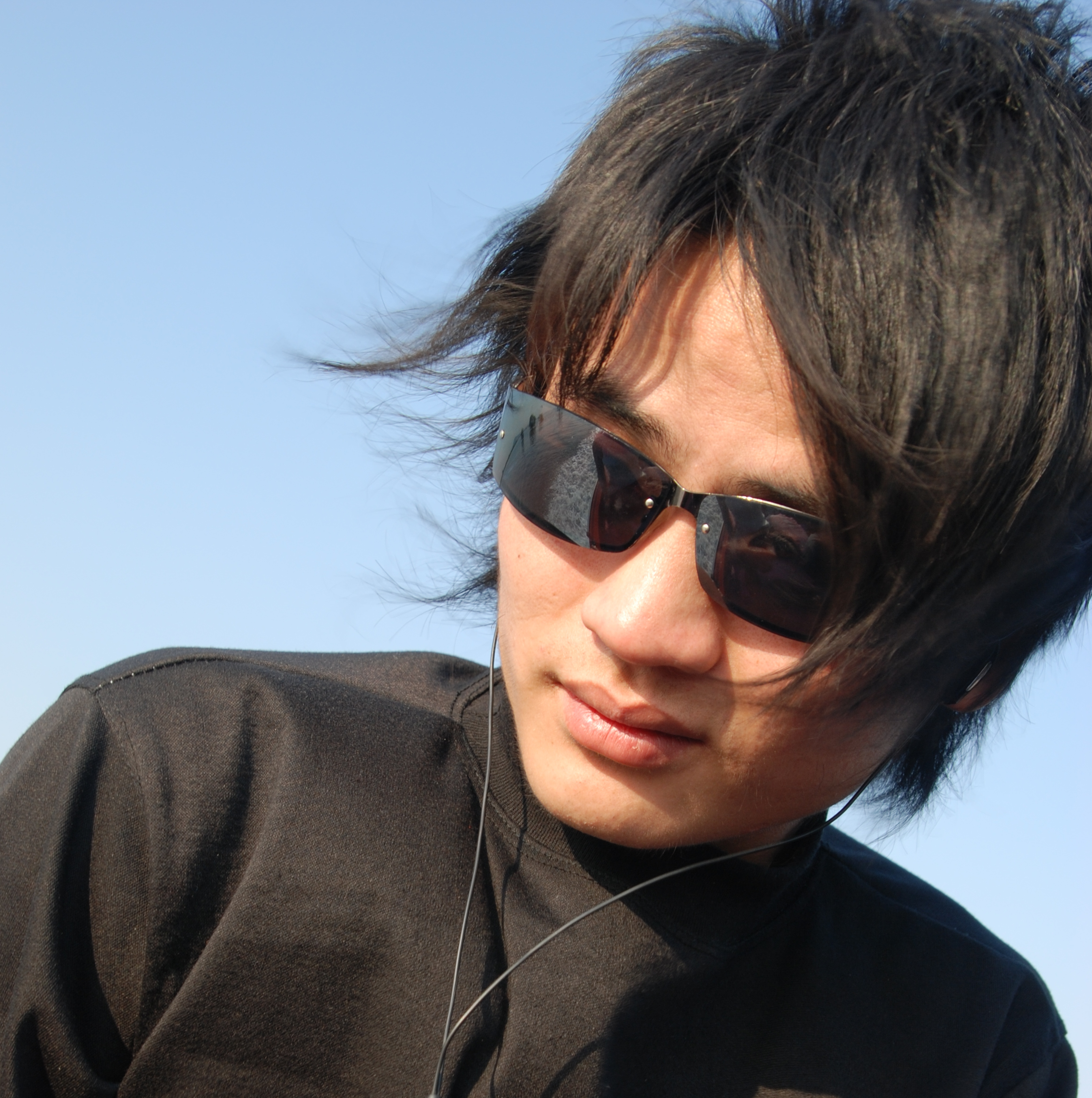 艺名:dj熊波,3月6日生于湖南郴州,毕业于郴州新华学校,中国内地男歌手