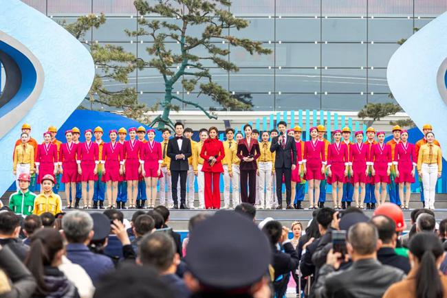 奋进新时代筑梦未来城中央广播电视总台"心连心"艺术团赴雄安新区慰问