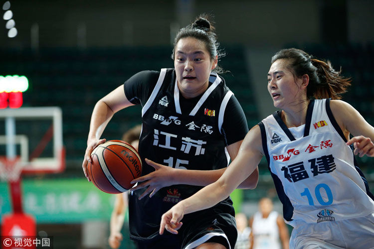 中国女子篮球运动员,司职中锋,现在效力江苏南钢女篮