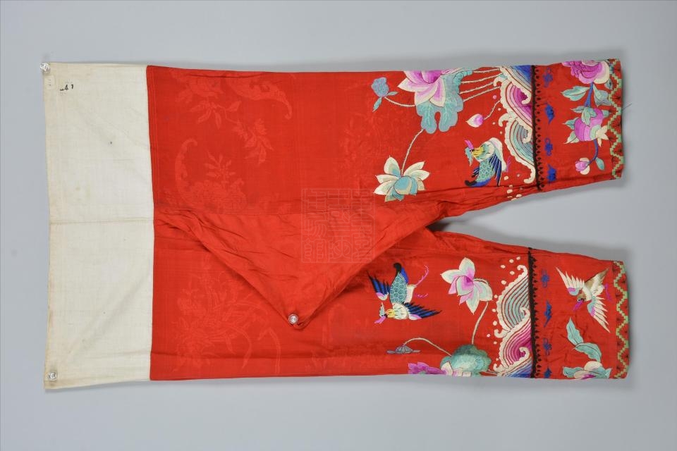 清红湖绉绣花鸟裤子