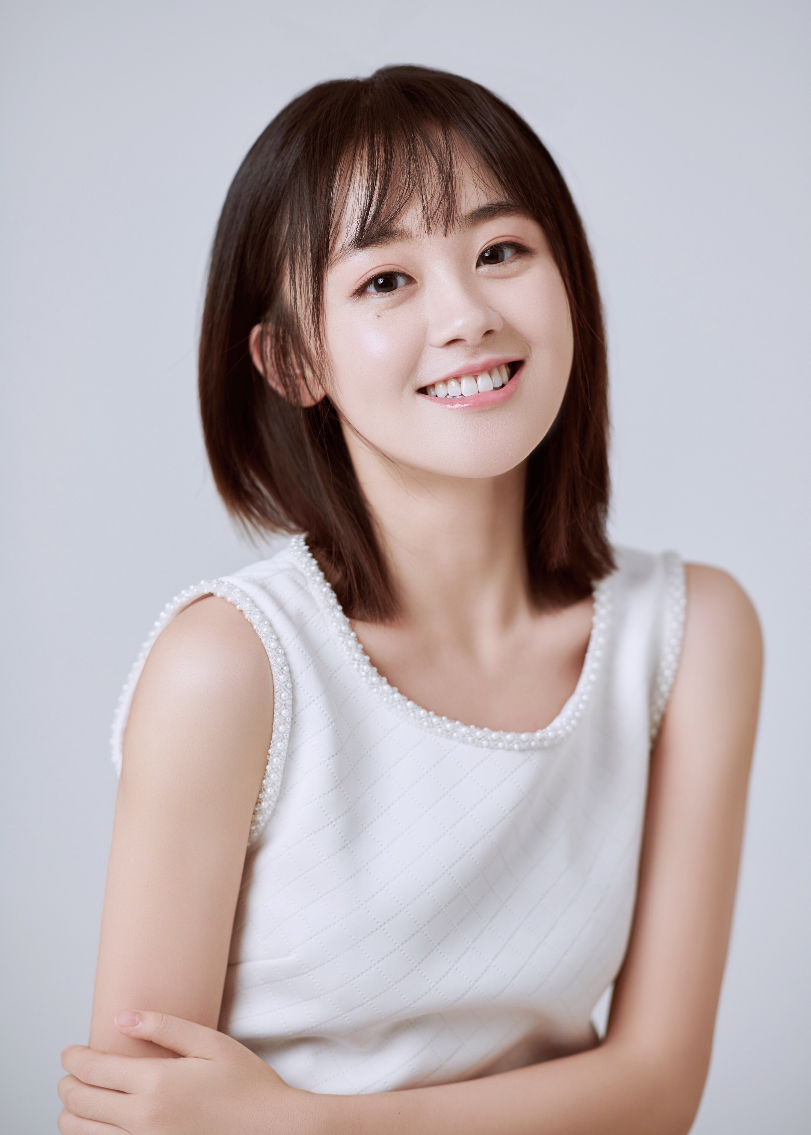 陈芳彤,原名陈晨,曾用