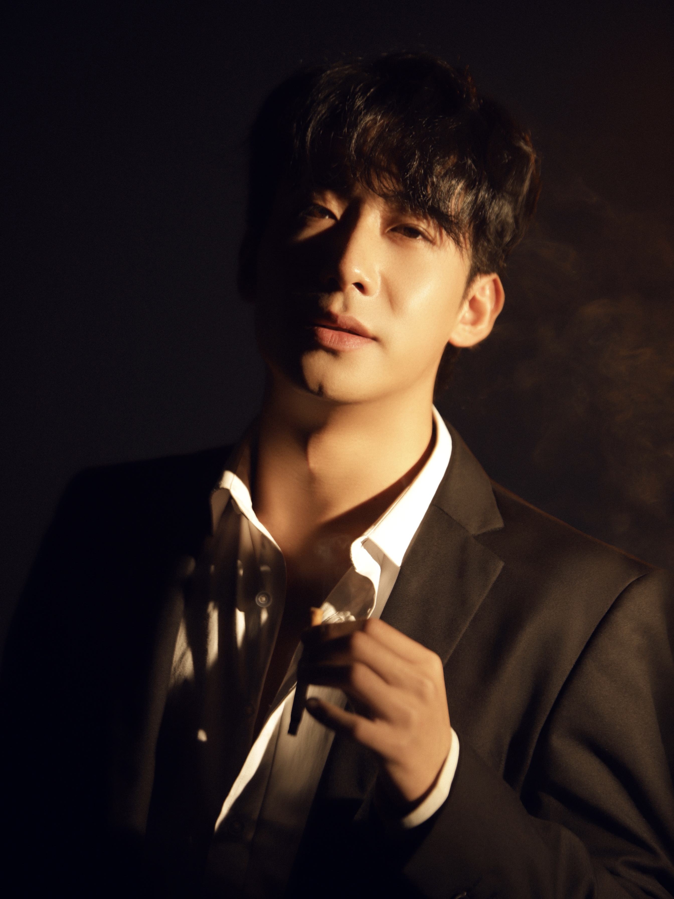  p>周航,1993年11月3日出生于甘肃省天水市,中国内地影视男演员.