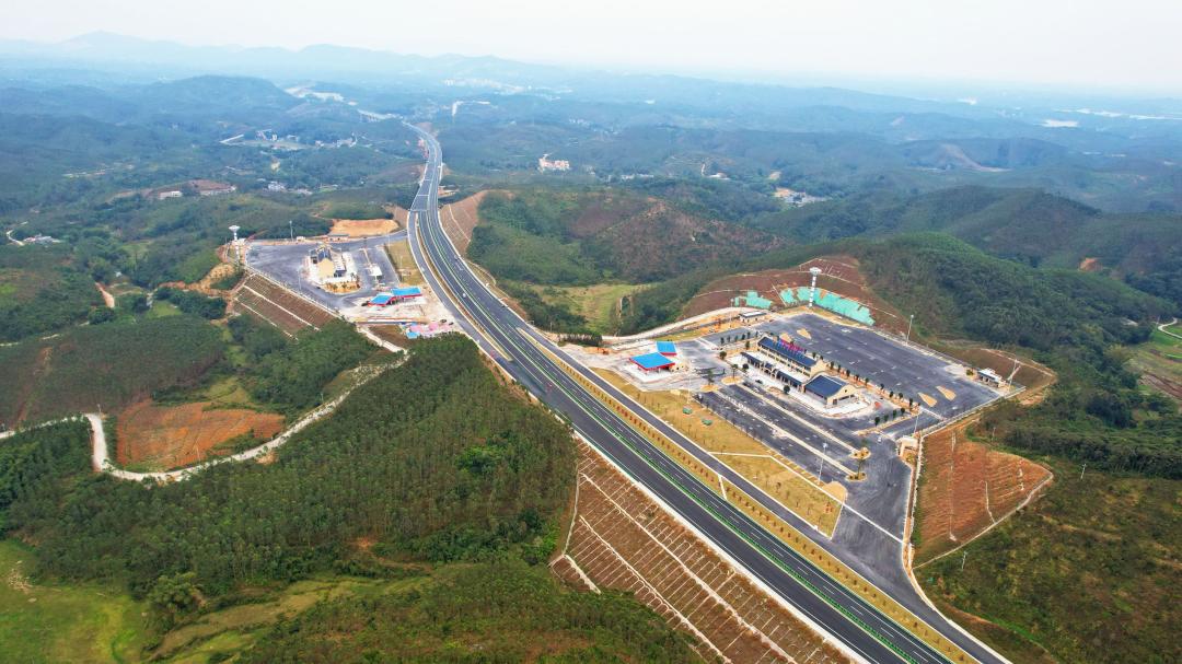 南宁—湛江高速公路