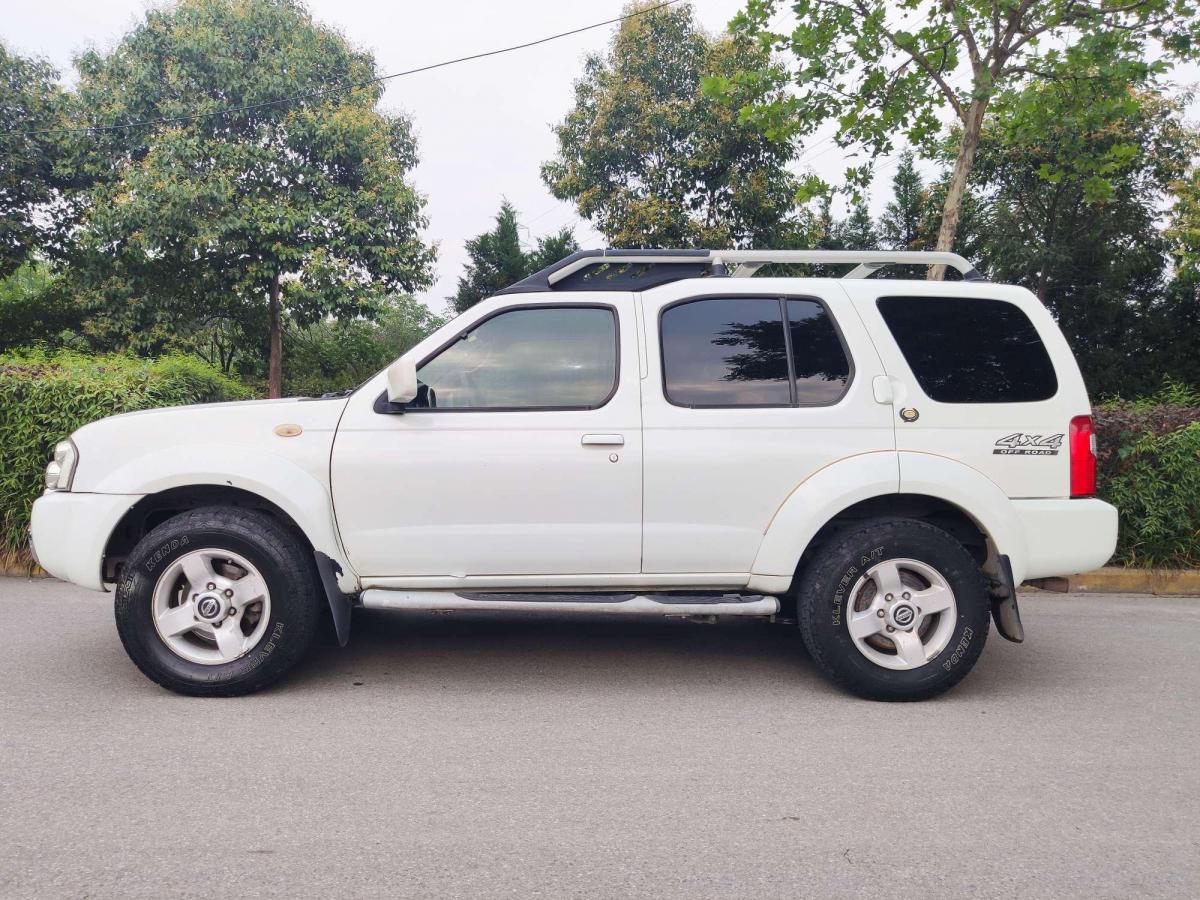 帕拉丁2.4l四驱手动舒适版是郑州日产生产的suv汽车.